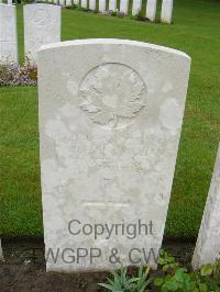 Etaples Military Cemetery - Williams, Charles Henry